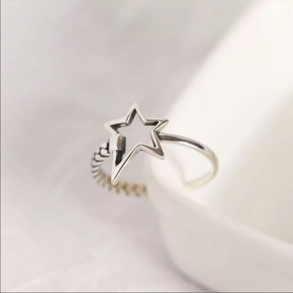 NEW Minimalist 925 Sterling Silver Star Ring - Picture 4 of 7